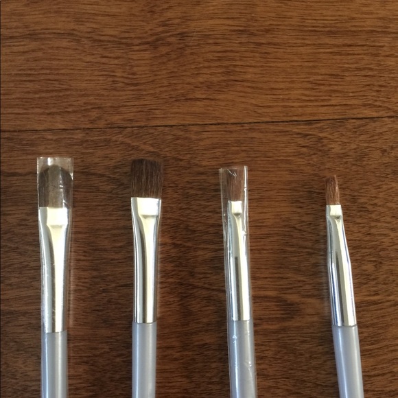 Makeup brushes - Picture 3 of 4